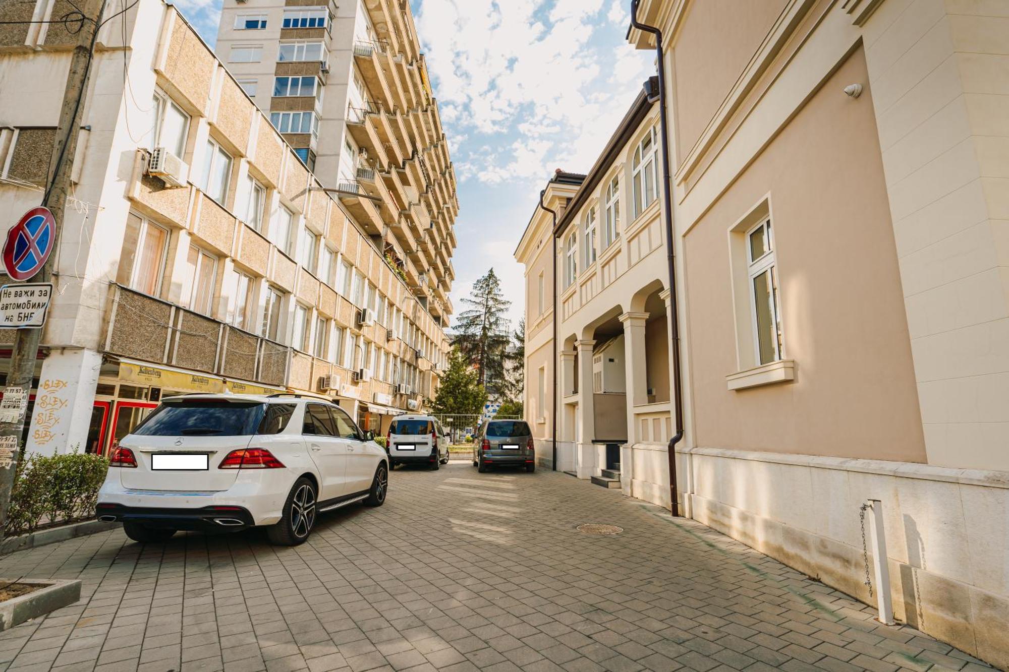 Хотел Театъръ Hotel Pleven Exterior photo
