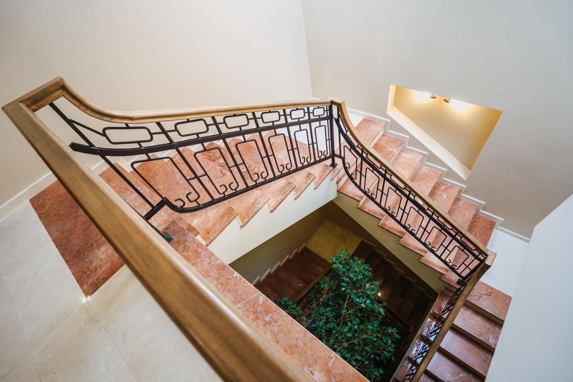 Хотел Театъръ Hotel Pleven Exterior photo
